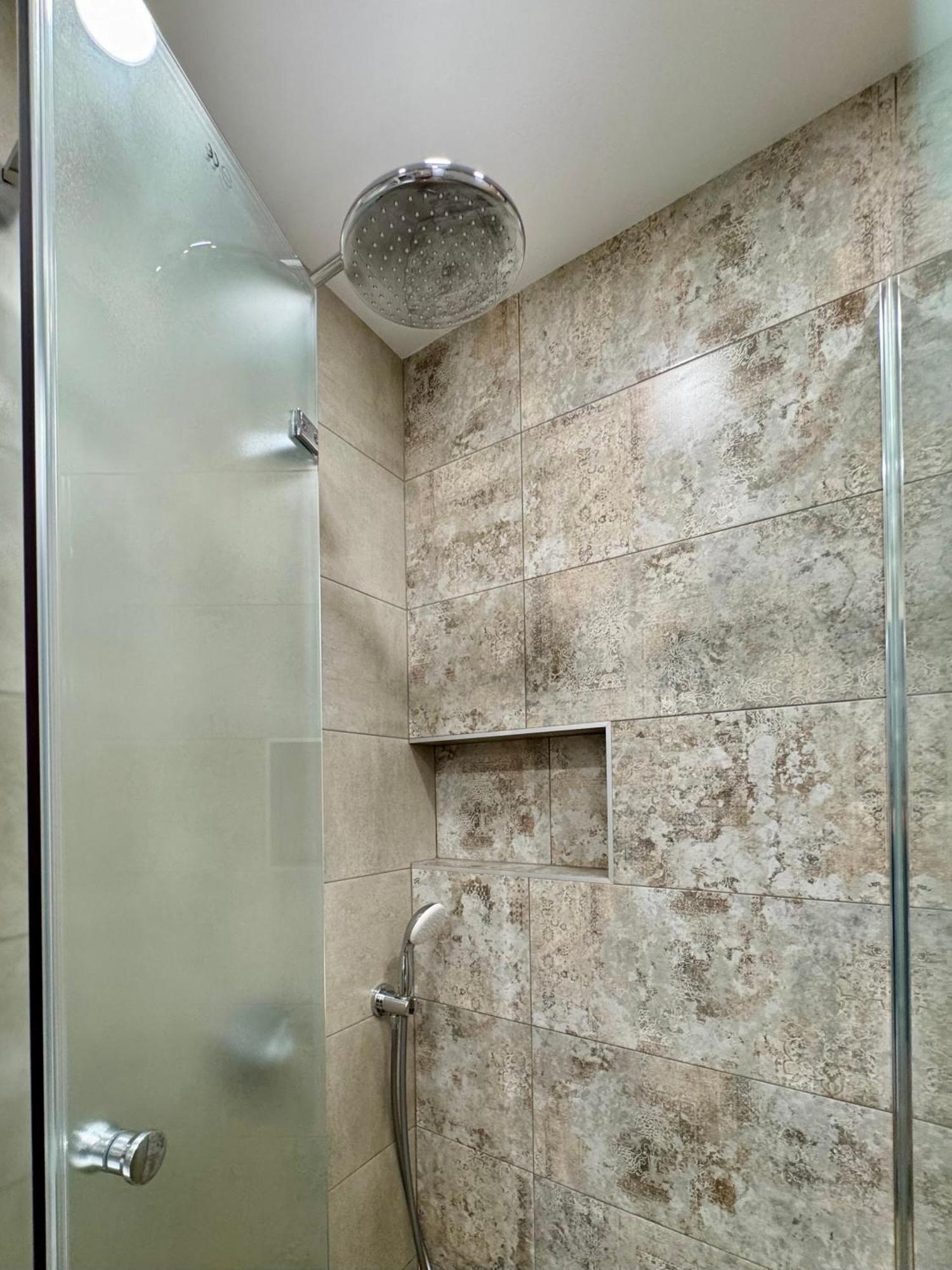 Parkcentral Luxury In City Center 7 Veliko Tărnovo Esterno foto